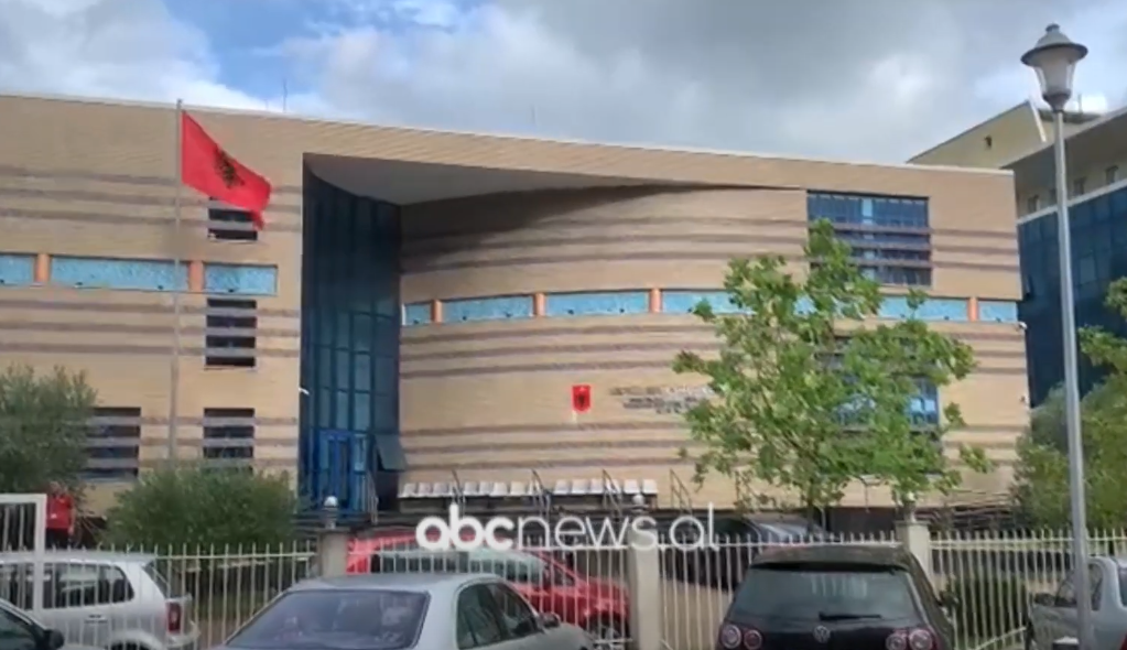 Vrau dy persona, plagosi dy të tjerë/ Shkodër, lihet në burg Ragip Gila