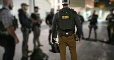 FBI shkarkon agjentët që u gjunjëzuan në protestën për George Floyd