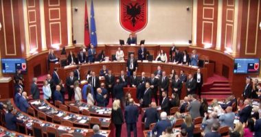 Bardhi, 10 ditë jashtë Kuvendit/ Përjashtim për dhjetë ditë edhe për Fidel Krekën