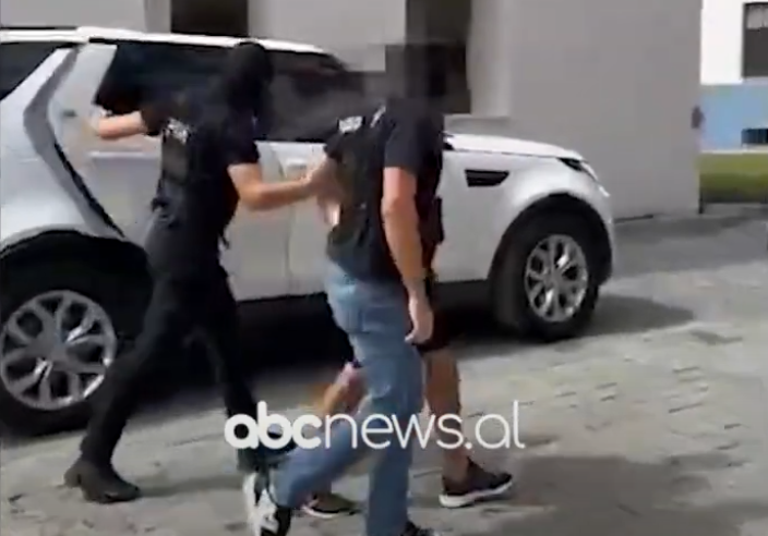 Në kërkim për drogë dhe futje të sendeve të ndaluara në burg/ Elbasan, vihet në pranga 44-vjeçari