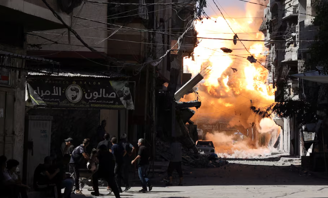 Izraeli i bën thirrje Hamasit të dorëzohet, ndërsa ushtria izraelite vijon sulmet në Gazë