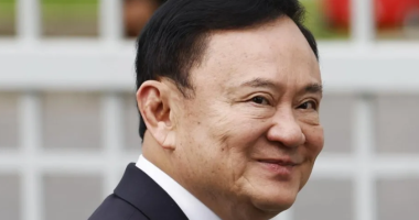 Tajlandë, gjykata vendos që ish-kryeministri Thaksin të dënohet me një vit burg
