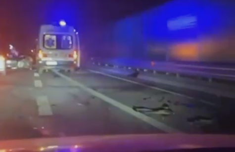 Aksident tek mbikalimi i Paskuqanit/ Drejtuesi humb kontrollin e makinës dhe përplaset me barrierat anësore