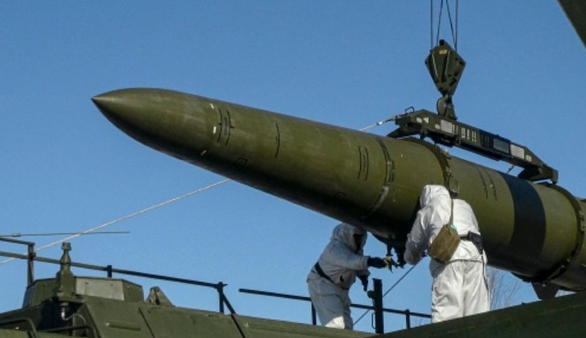 Suedia drejt blerjes së armëve bërthamore