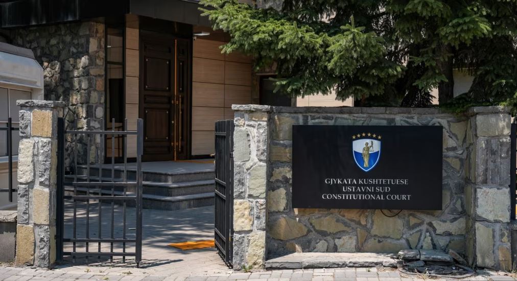Kosovë/ Kushtetuesja vendos masë të përkohshme që ndalon çdo veprim për formimin e Qeverisë
