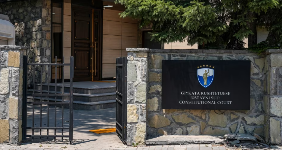 Ambasada gjermane bën thirrje për përmbajtje nga sulmet ndaj Gjykatës Kushtetuese të Kosovës