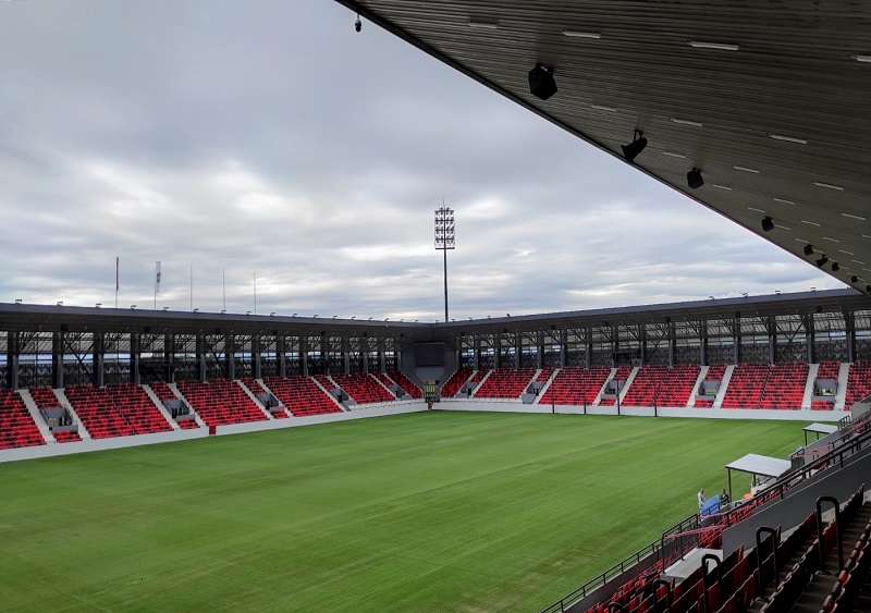 Nacionalistët “kërcënojnë” Shqipërinë/ Lëvizja për Ringjalljen e Mbretërisë, protestë para stadiumit