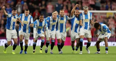 Favoritët fitojnë në kupë/ Manchester City dhe Arsenal sigurojnë kualifikimin në raundin tjetër