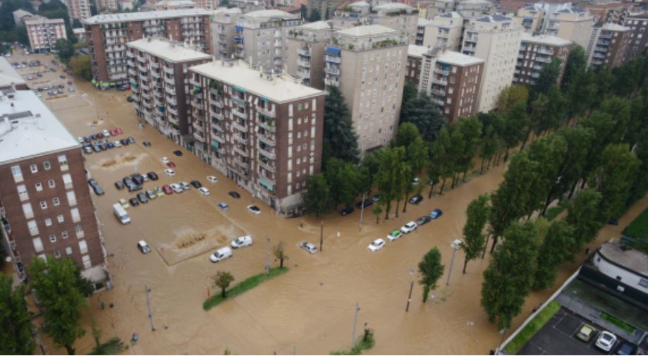 Milano ‘nën pushtetin e ujit’/ Lumi del nga shtrati, përmbytje masive në qytet