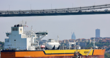 SHBA kërcënon me sanksione/ Në shënjester vendet që blejnë naftën nga Rusia