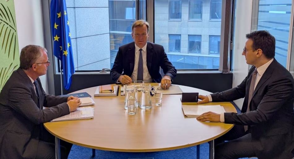 Dialogu Kosovë-Serbi, kryenegociatorët takim në Bruksel