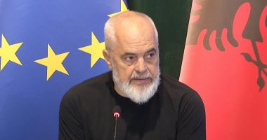 Nisja e vitit të ri shkollor/ Rama: Suksese nxënësve që ulen sot në bankat e shkollave