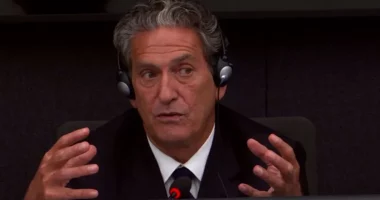 Rubin mbyll dëshminë në Hagë/ Ish zyrtari amerikan, prova në mbrojtje të Thaçit dhe ish-krerëve të UÇK