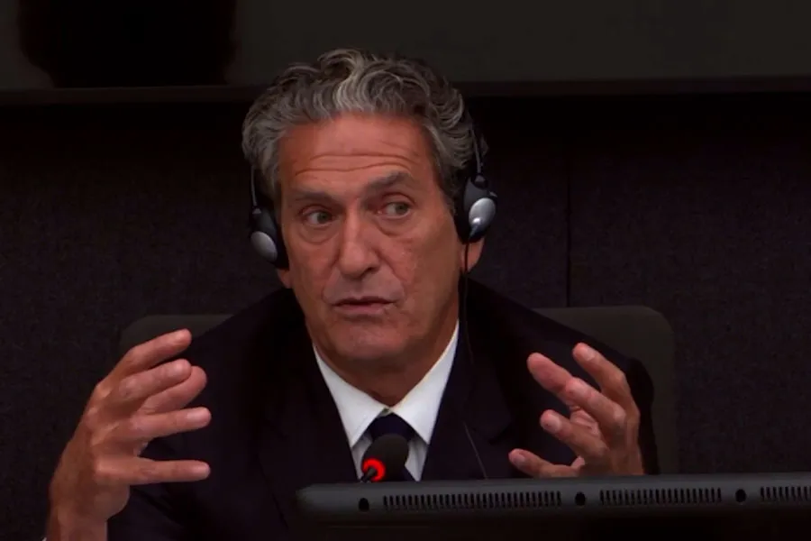 Rubin mbyll dëshminë në Hagë/ Ish zyrtari amerikan, prova në mbrojtje të Thaçit dhe ish-krerëve të UÇK