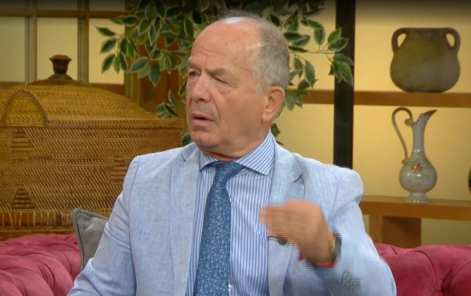 Ja pse Napoleoni ishte shqiptar/ Autori Sazan Guri zbulon fakte mbi origjinën e udhëheqësit Bonaparti