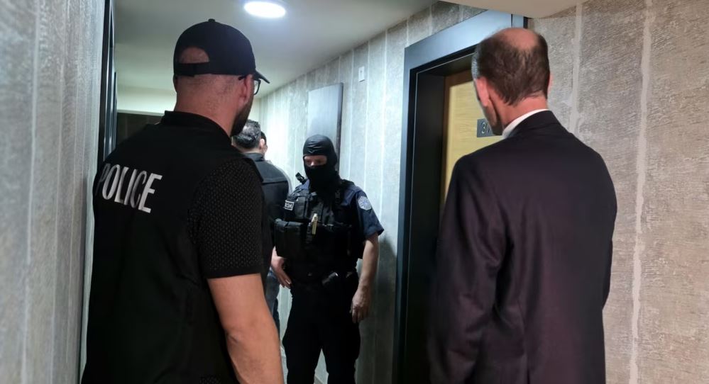 Shtatë të arrestuar gjatë operacionit policor në Prishtinë dhe Pejë