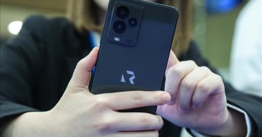 Suedia do të ndalojë telefonat inteligjentë në shkolla duke filluar nga viti 2026