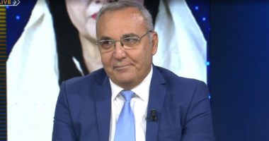 Sfida e Florit: Ndërthurja e aritmetikës së votave me kiminë politike