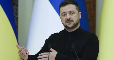 Përpjekjet diplomatike për t’i dhënë fund luftës/ Zelensky takohet me të dërguarin e Trump në Kiev