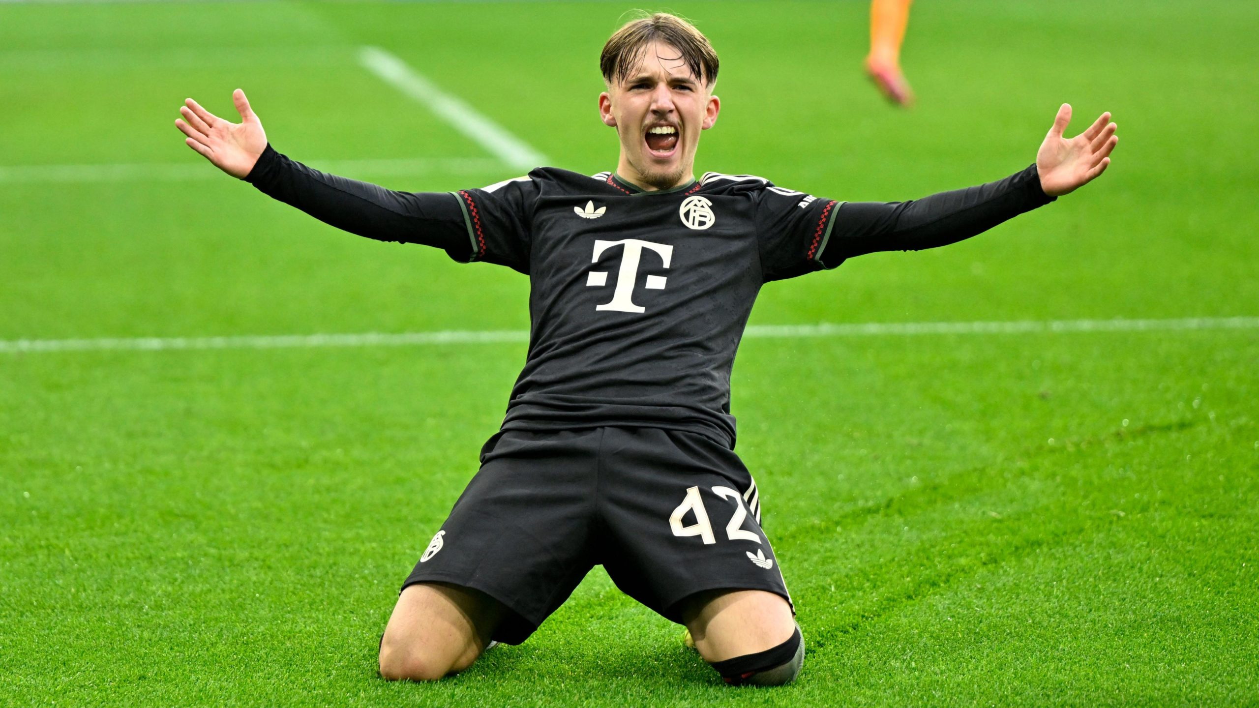 Bayern rreshton fitoret/ Bavarezët, me 13 suksese në 13 ndeshje, si AC Milan në 1992