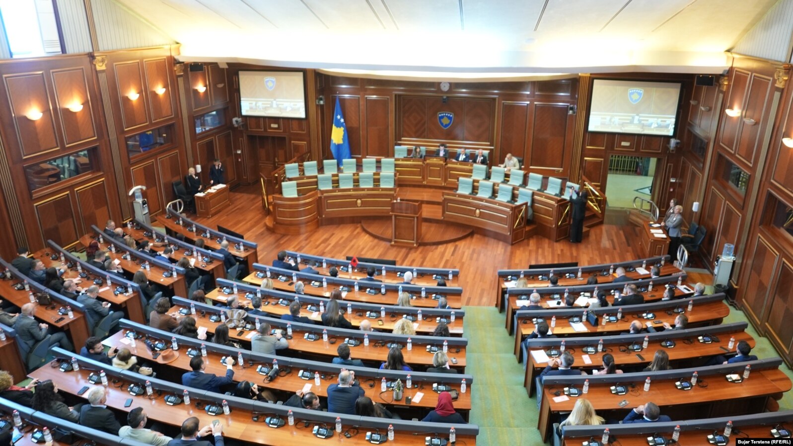 Konstituohet Kuvendi i Kosovës/ Nenad Rashiq zgjidhet nënkryetar nga radhët e serbëve