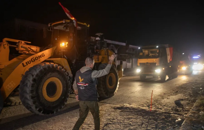 Egjipti dhe Kryqi i Kuq bashkohen në kërkimin e trupave të pengjeve në Gaza