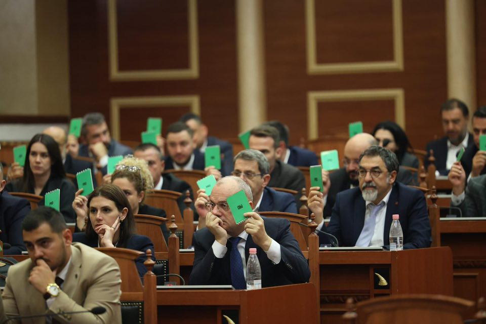 PS-PD të shkuara të harruara/ Mbyllet në paqe e harmoni seanca maratonë në Kuvend