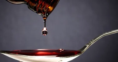 “Doza vdekjeprurëse”, obsesioni i indianëve me shurupin e kollës