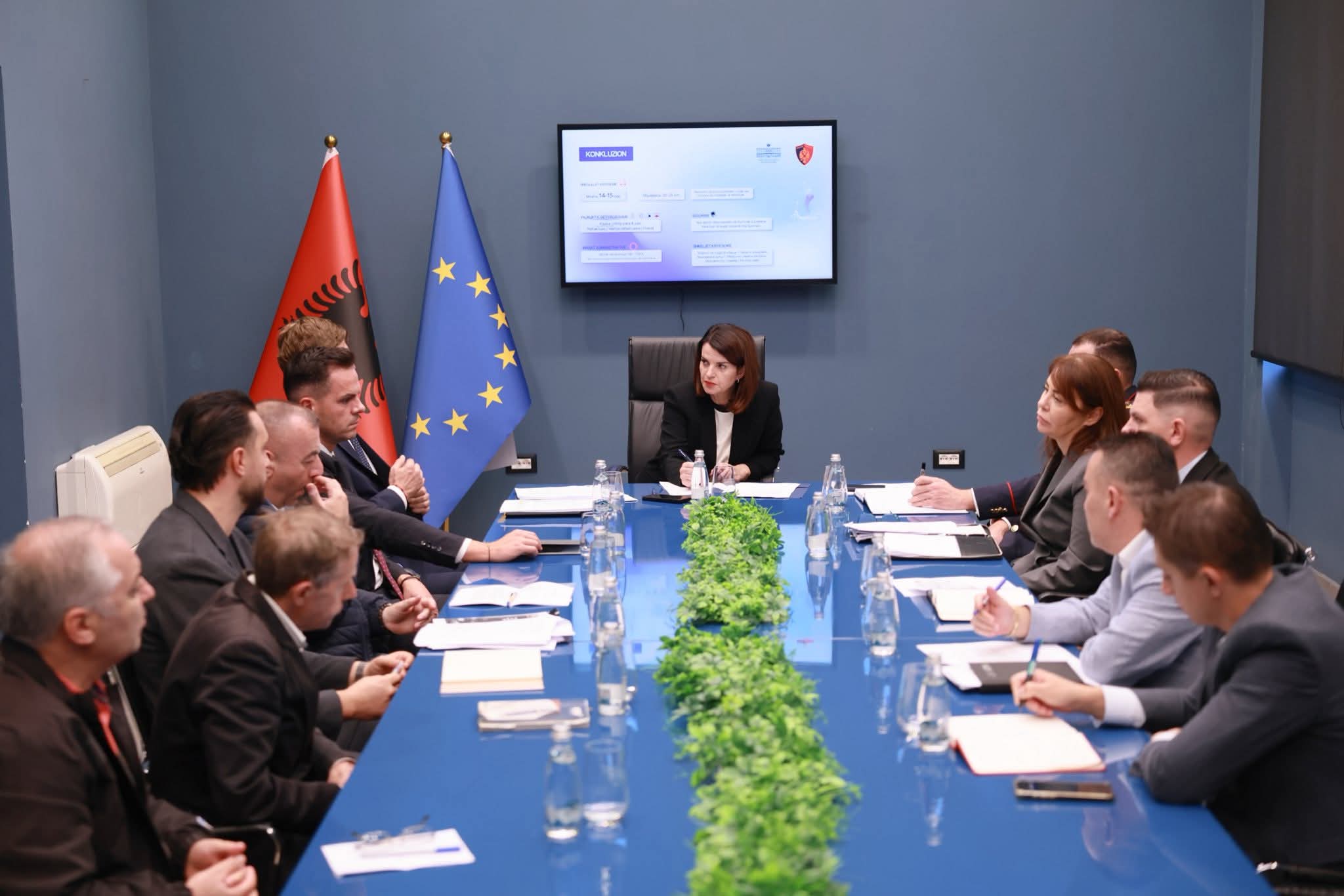 Ndalimi i monopatinave/ Koçiu: Masë e nevojshme, po hartojmë rregulla të reja qarkullimi dhe zonat e lejuara