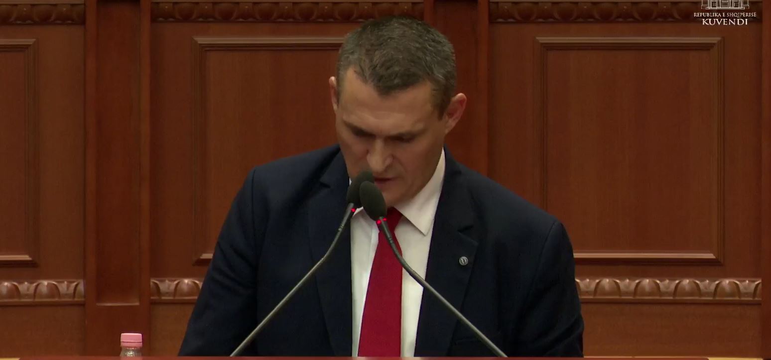 Altin Dumani në Kuvend: Nuk dorëzohem kurrë, do të jem prokuror edhe pas mbarimit të mandatit