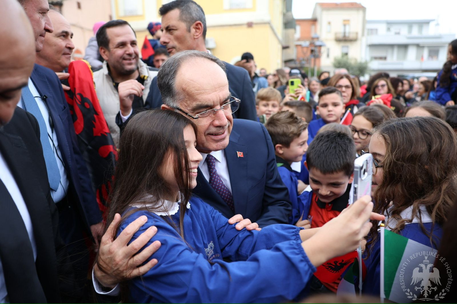 Begaj viziton arbëreshët/ Përurohet statuja e Skënderbeut në Ururi, Presidenti vlerëson ruajtjen e kulturës