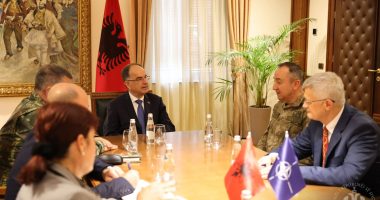 Begaj pret komandantin e misionit të NATO-s në Kosovë: KFOR shumë i rëndësishëm për stabilitetin në rajon