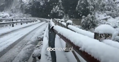 VIDEO/ Vjen ‘dimri’ në Kukës, reshjet e para të dëborës mbulojnë zonat malore
