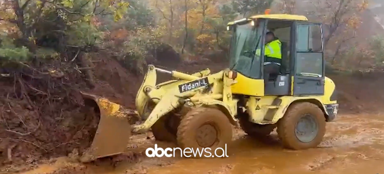 Reshjet e shiut/ Probleme në qarkun Shkodër, rrëshqitje dherash dhe bllokime rrugësh