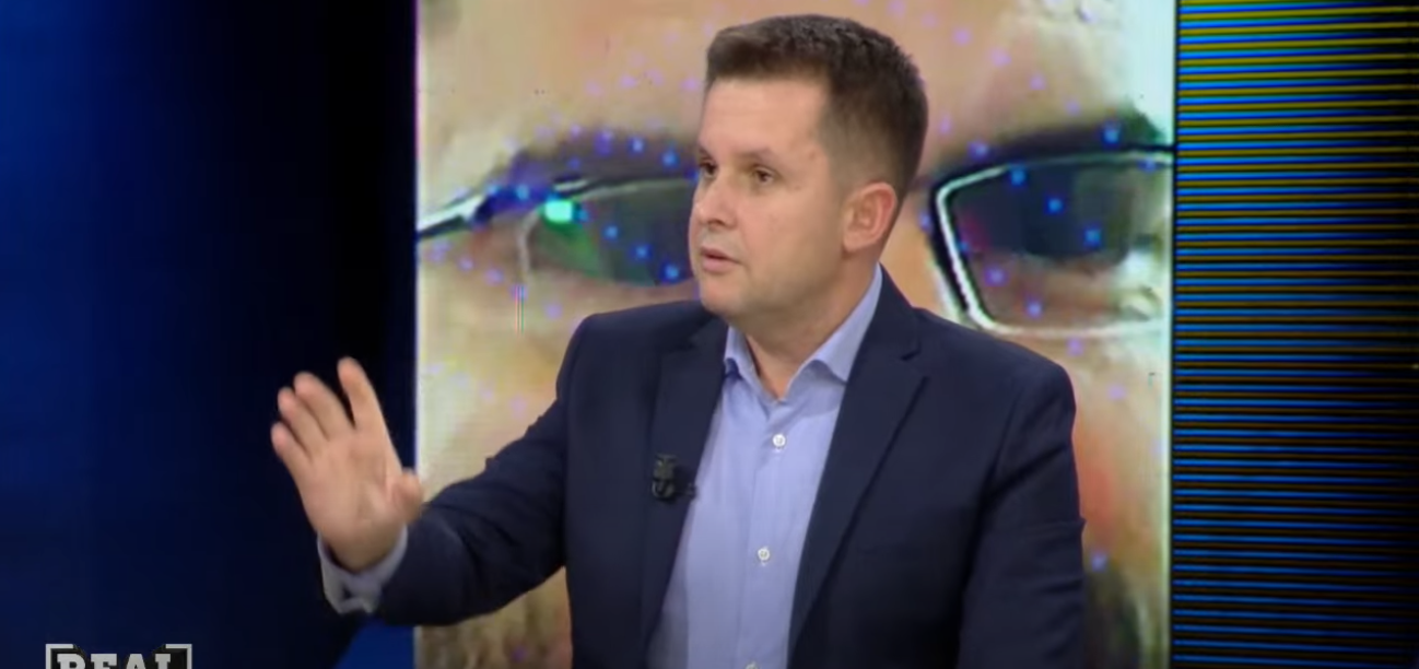 Tirana ndez motorët/ Alimehmeti: Manastirliu nuk e menaxhoi mirë pandeminë Covid-19