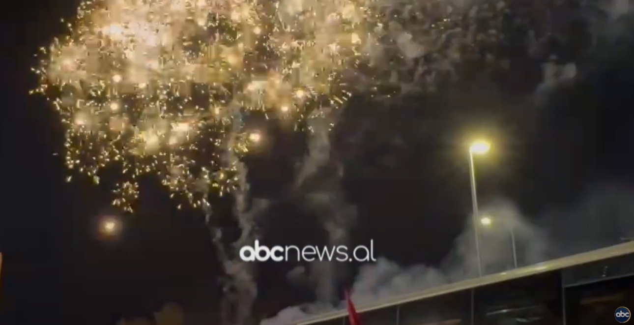 VIDEO/ Triumfi në Serbi, pritje madhështore për kuqezinjtë në Rinas