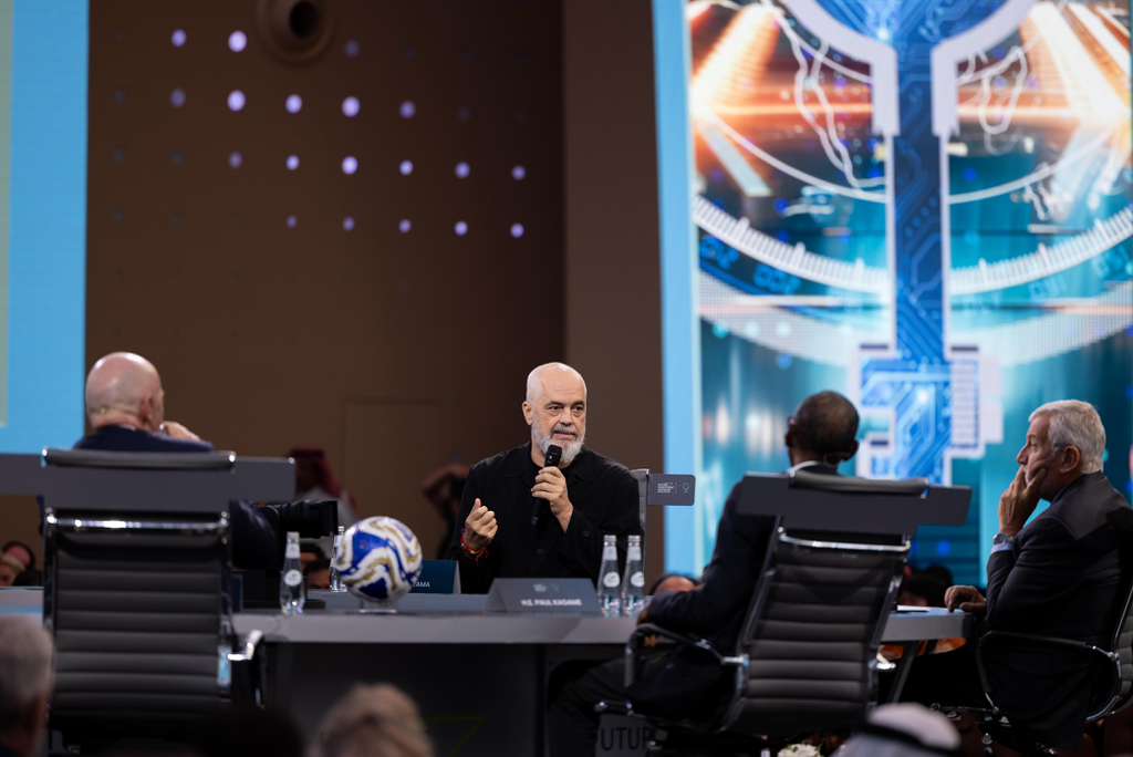 “Ndjehem i shqetësuar”, Rama në Riad kritika Europës: Flitet vetëm për armatime dhe jo për një plan paqeje