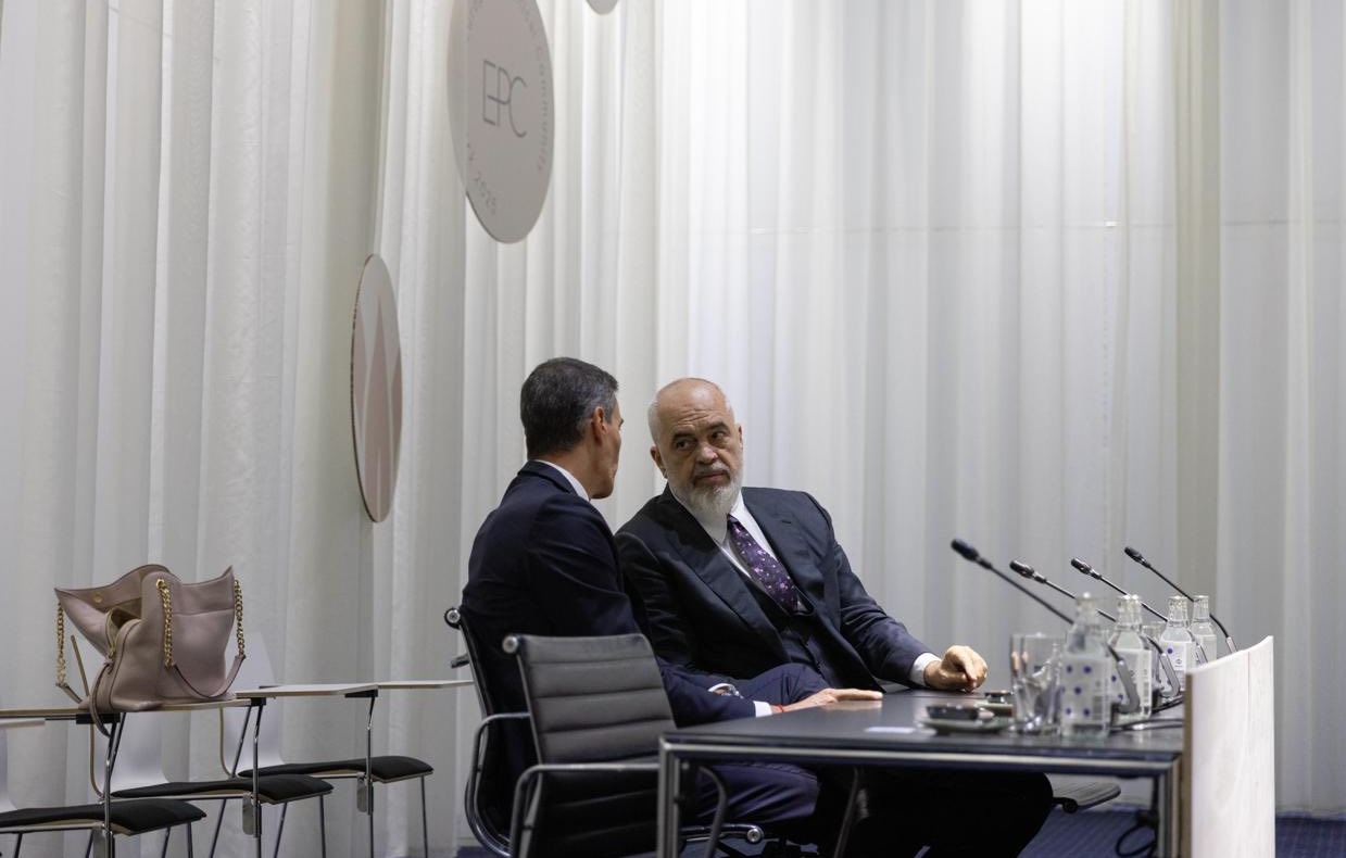 Rama ndan pamje nga samiti i Komunitetit Politik Europian, në Kopenhagen: Krenar për Shqipërinë