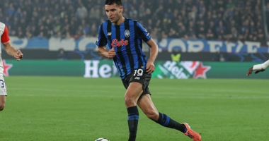 Gjimshiti si “holandezi fluturues”/ Fintja e kapitenit kuqezi krahasohet me atë të legjendës Cruyf