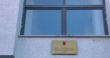 Avokati dhunon rojën e sigurisë/ Vlorë, autori Redi Llanaj shoqërohet në polici për të dhënë sqarime