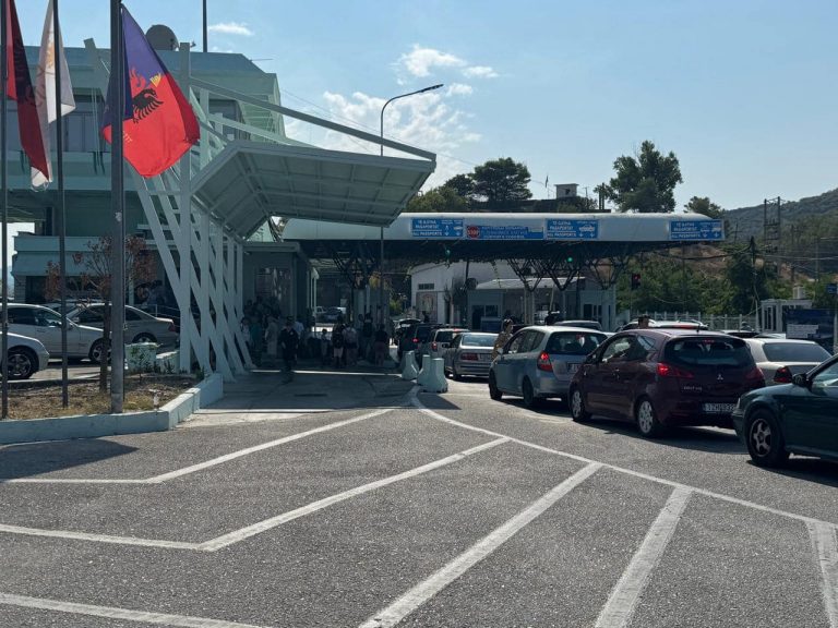 Greva e Greqisë bllokon kufirin/ Të dielën ora 06:00-10:00, Kakavija e Qafë Bota mbyllen për makinat