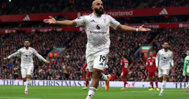 Kthehen “djajtë” e premier/ Manchester United fiton “derbin e Anglisë”, mund 1-2 Liverpool