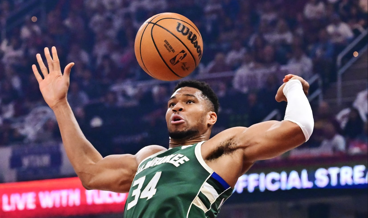 “Greku i frikshëm” i NBA/ Giannis Antetokounmpo vendos rekordi në basketbollin amerikan