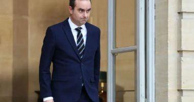 Mbijeton kryeministri francez/ Kalon dy votëbesime, “ngrin” reforma e pensioneve