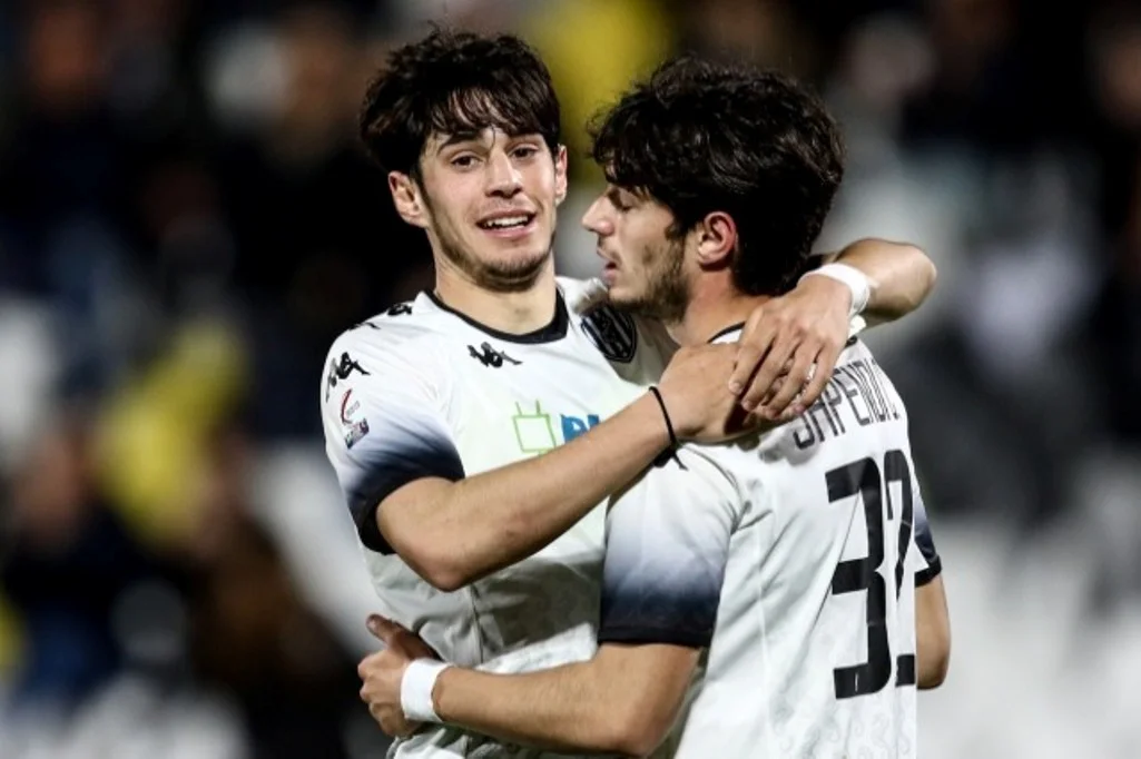 Duel binjakësh kuqezinj në Itali/ Mbiemri Shpendi “pushton” Serinë B, vëllezërit flasin me gola