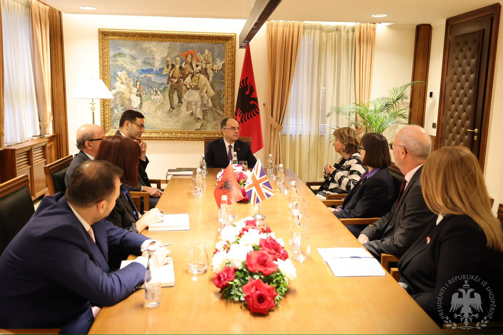 Begaj pret përfaqësi ‘British Council’: Në fokus, programet në mbështetje të të rinjve shqiptarë