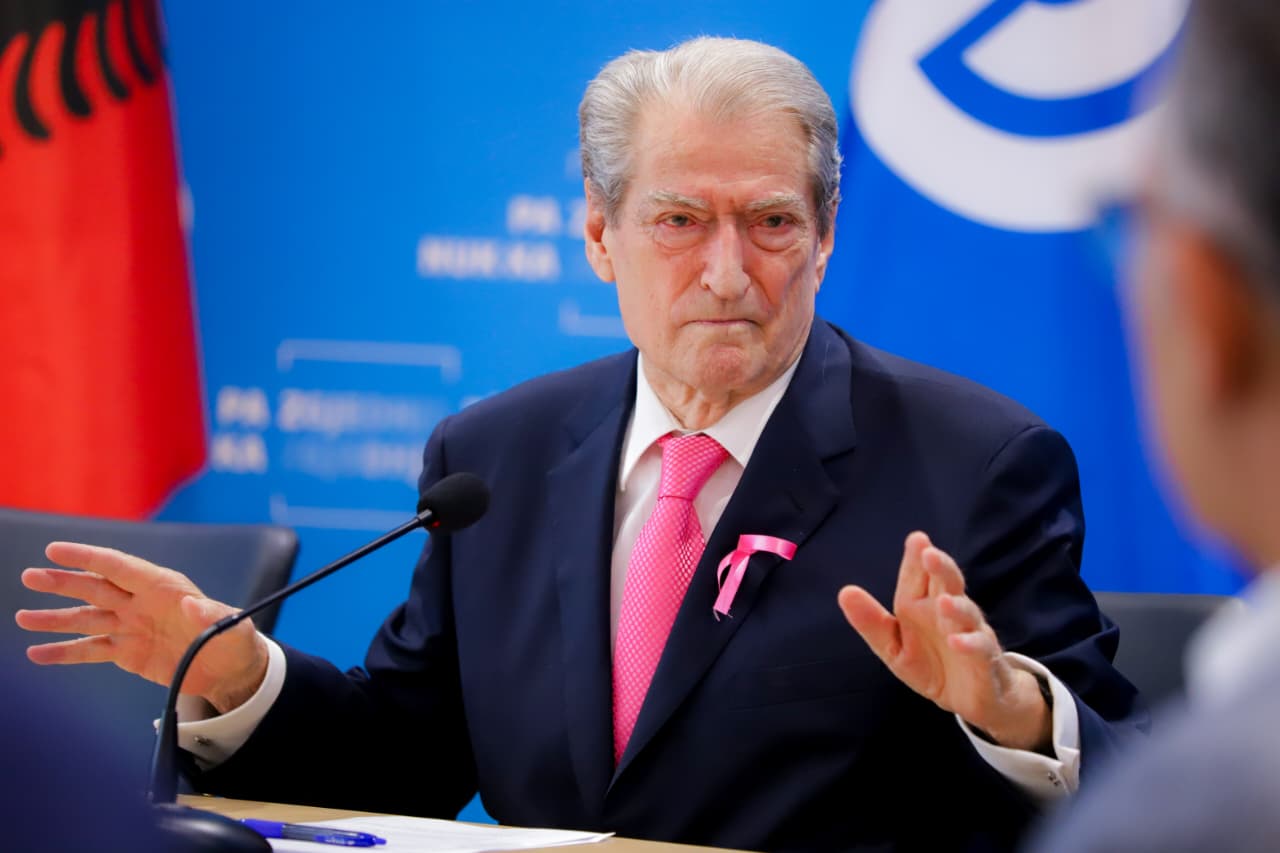 Homazhet për Kalanë, mungon Berisha/ Dikur gjyqtar enverist, sot kërkon titull “Dëshmor i Atdheut”