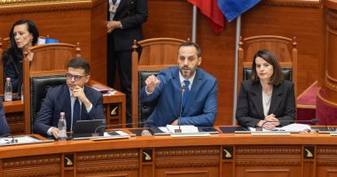 “E rëndë të bësh politikë me vrasjen”, Ministri i Drejtësisë i ashpër me opozitën në Kuvend: Turp t’ju vijë!