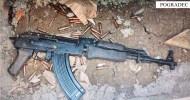 Qëlluan me armë drejt banesës së 42-vjeçarit në Pogradec, në pranga dy persona