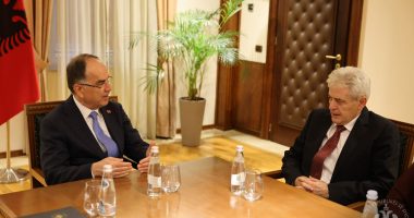 “UÇK-ja bën krenar çdo shqiptar”, Begaj pret Ali Ahmetin: Tubimi krah veteranëve në Tiranë dëshmon mbështetje unanime